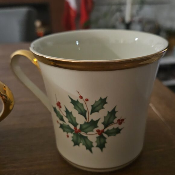 Lenox Holiday & Berry Gold cups - Picture 2 of 3